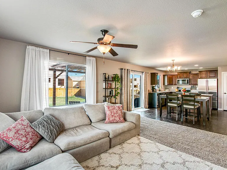 1194 Bowen Pass — Photo 6