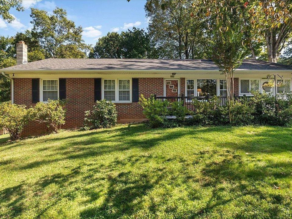1st image of 1010 Lakeview Dr