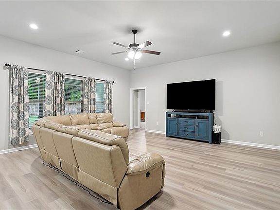 5th image of 15143 Bahia Ct