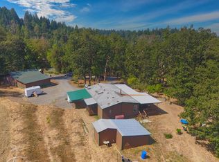 939 Greenview Rd, Cave Junction, OR