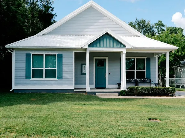 233 Ballentine St, Bay Saint Louis, MS 39520