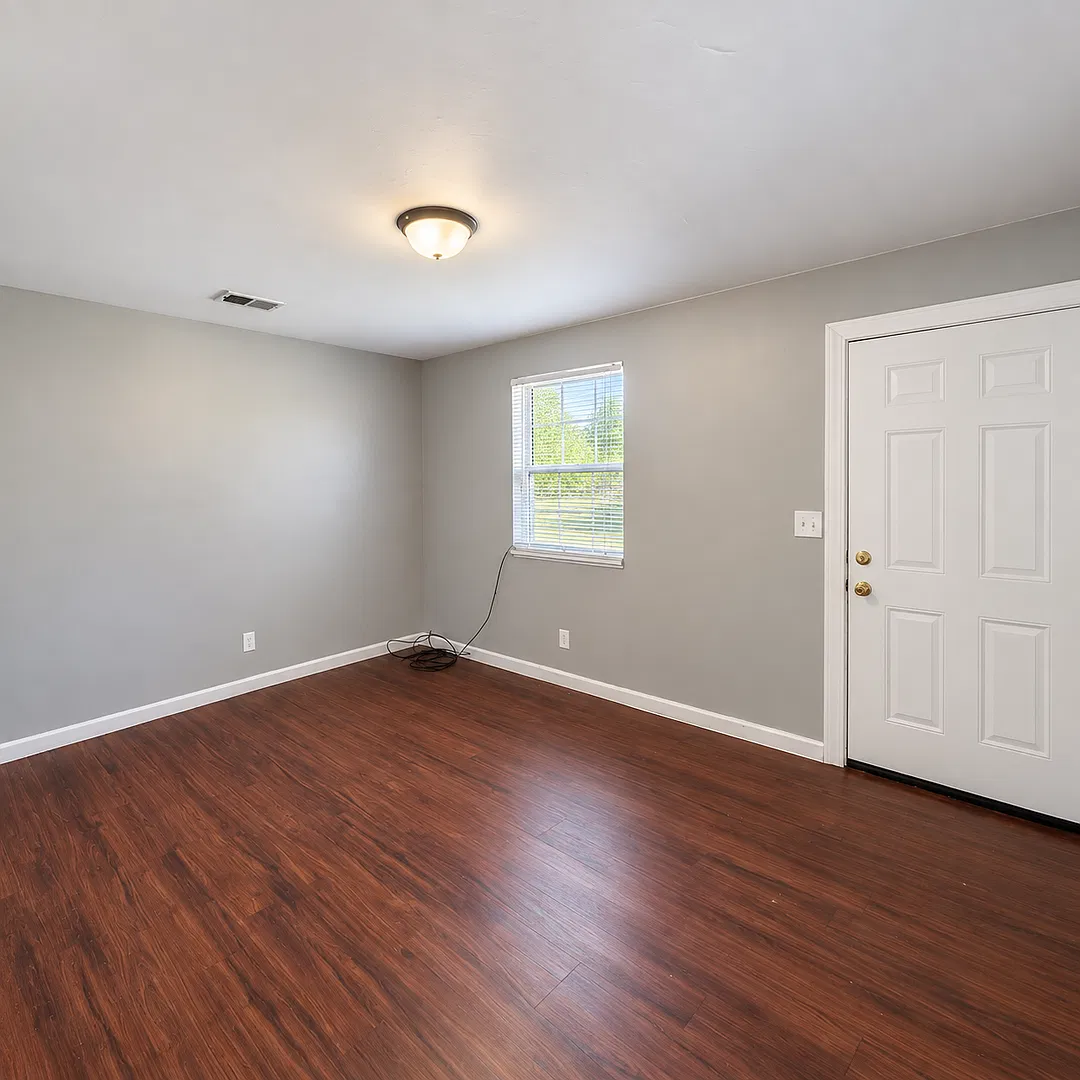 Charming 2-Bedroom Home in a Convenient Columbia Location! — Photo 2