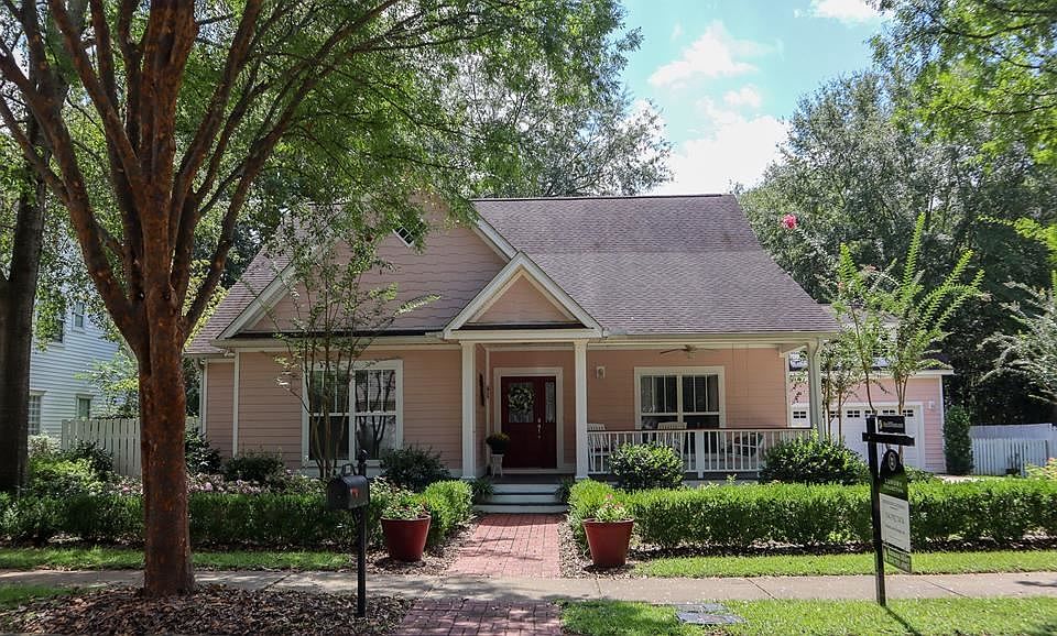1st image of 113 Orchard Cir