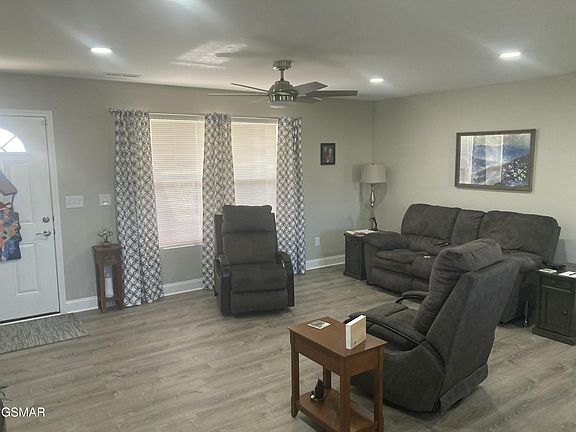 3rd image of 6838 Westgate Cir
