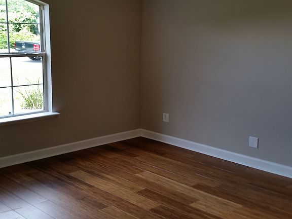 5th image of 2640 Dale View Dr