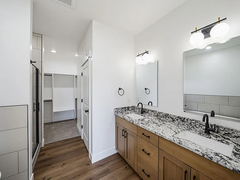 475 E River Ln — Photo 15