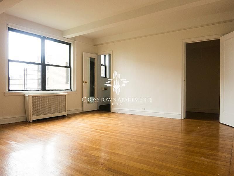 1st image of 455 W 34th St APT 3D