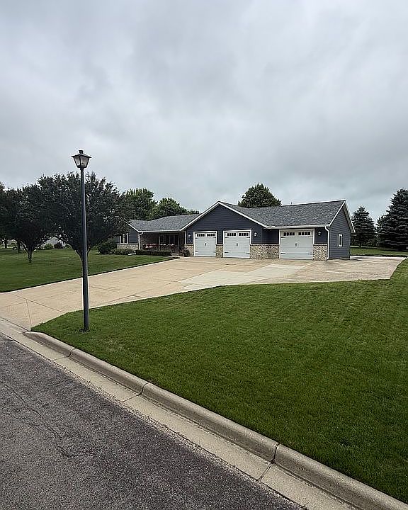 6 car garage, RV Parking 