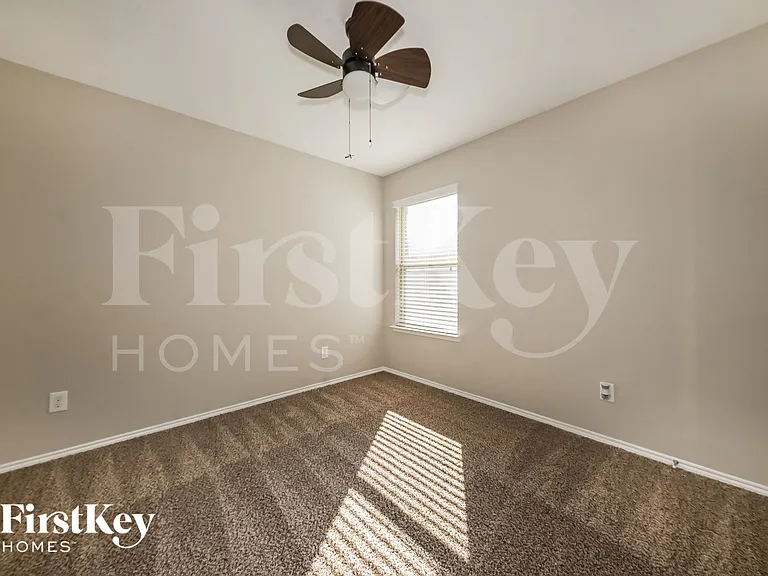 2803 Englenook Dr — Photo 12