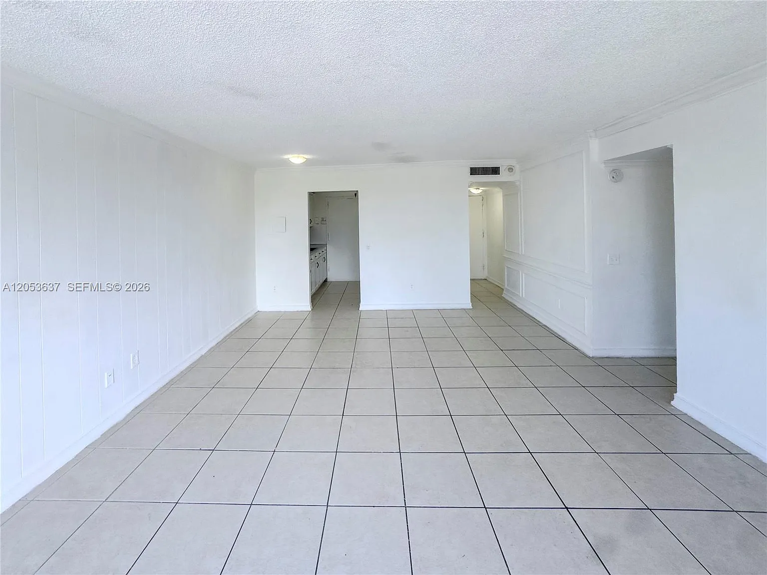 Inland Towers Condo — Photo 3