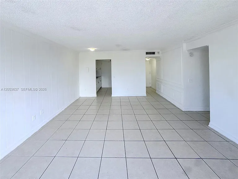 2075 NE 164th St #204 — Photo 3