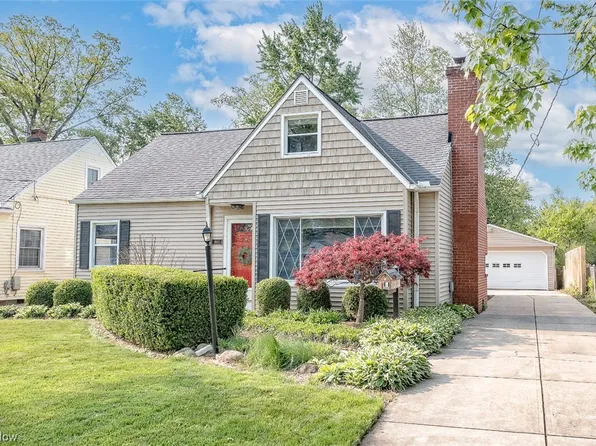 26817 E Oviatt Rd, Bay Village, OH 44140