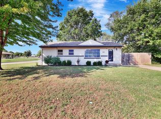 801 N Westview Dr, Derby, KS 67037