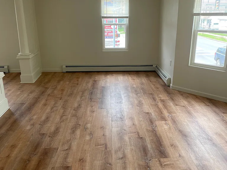 498 W Main St — Photo 4