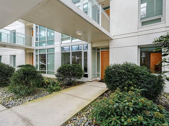 2nd image of 68 Songhees Rd #110