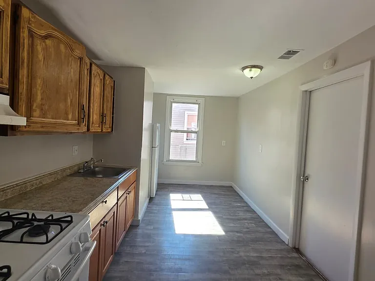 241 W Ivy St #3 — Photo 6