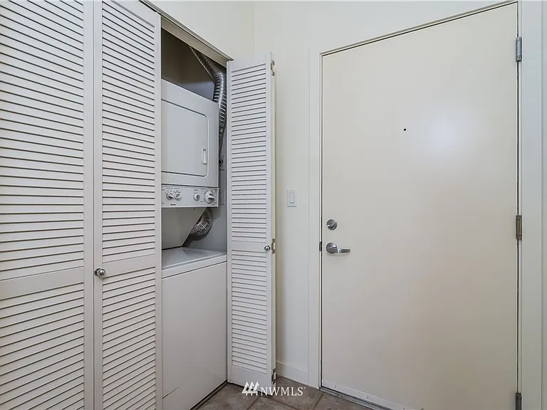 303 23rd Ave S #602 — Photo 22