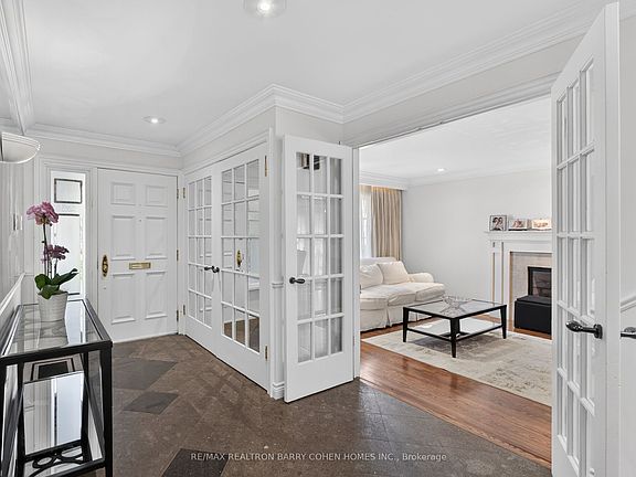 4th image of 25 Harlington Rd