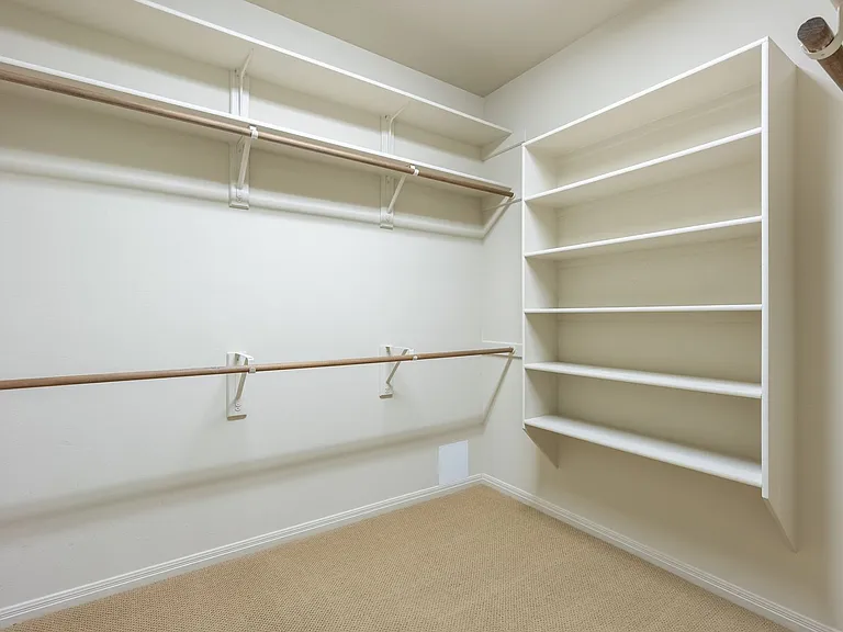 1411 Lakeway Dr — Photo 17