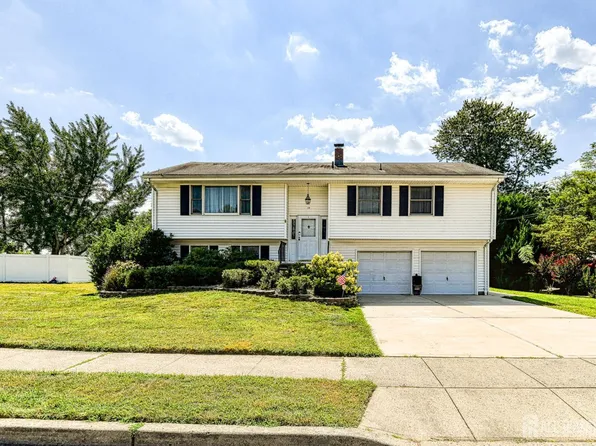 10 Janet Ct, Milltown, NJ 08850