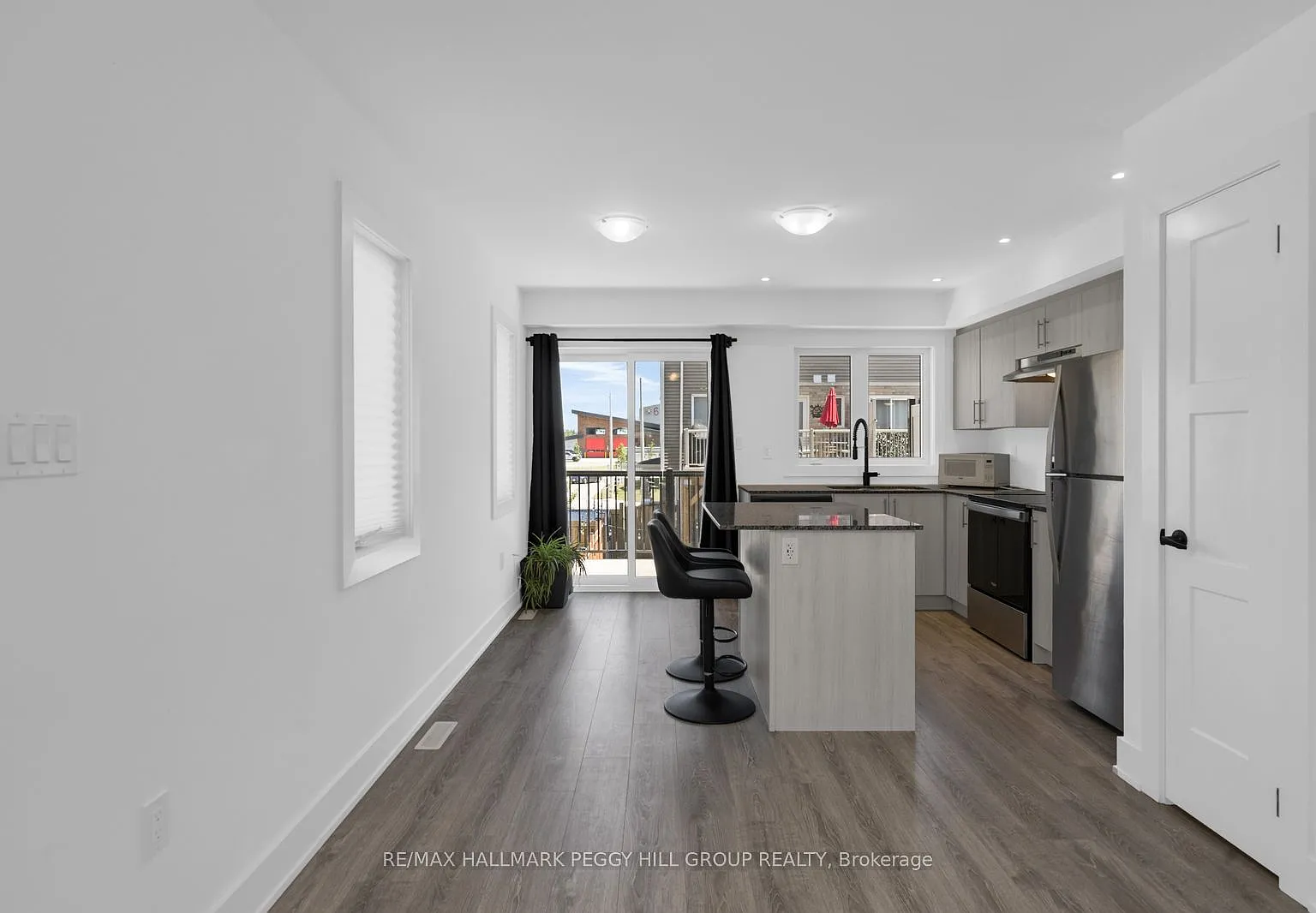 2 bed, $2,500 — Photo 3