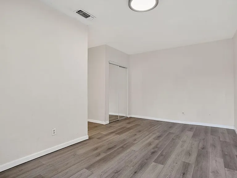 2524 Pemberton Ct — Photo 20