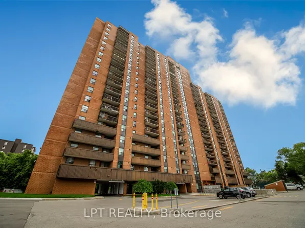 90 Ling Rd #209, Toronto, ON M1E 4Y3