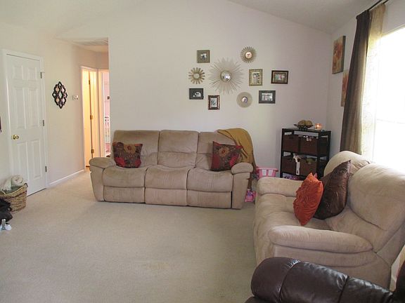 3rd image of 1772 Hardy Drive