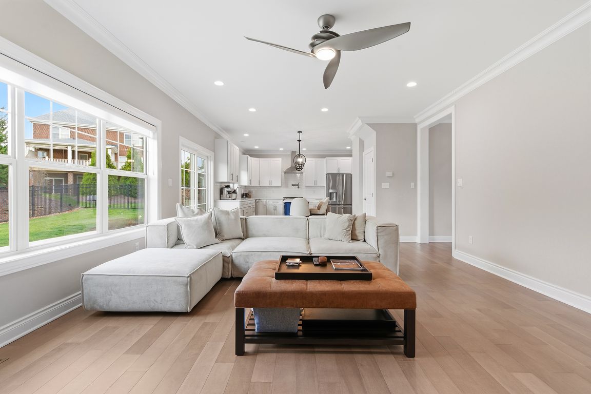 next background image