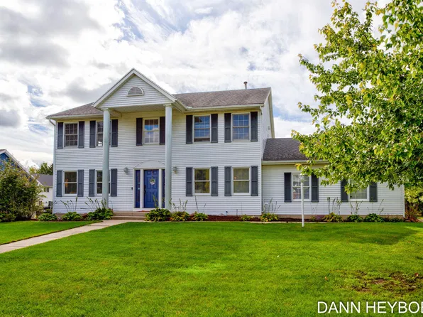 7044 Summit Hill Ct SE, Caledonia, MI 49316