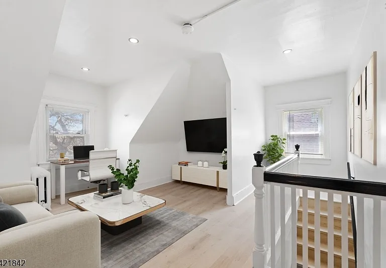 137 S Burnet St #3 — Photo 3