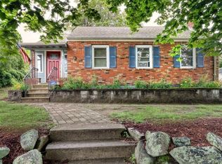8 Ward St, Woburn, MA 01801