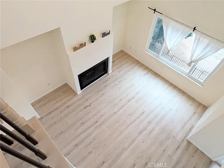 660 E Workman St — Photo 5