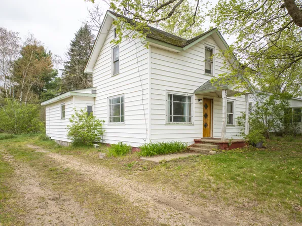272 S Scott St, Morley, MI 49336