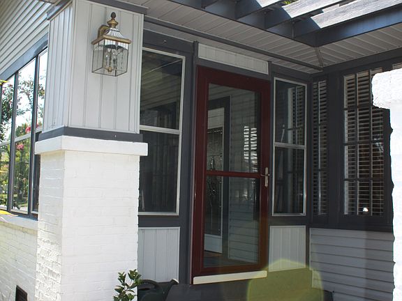 Front entry/sunroom