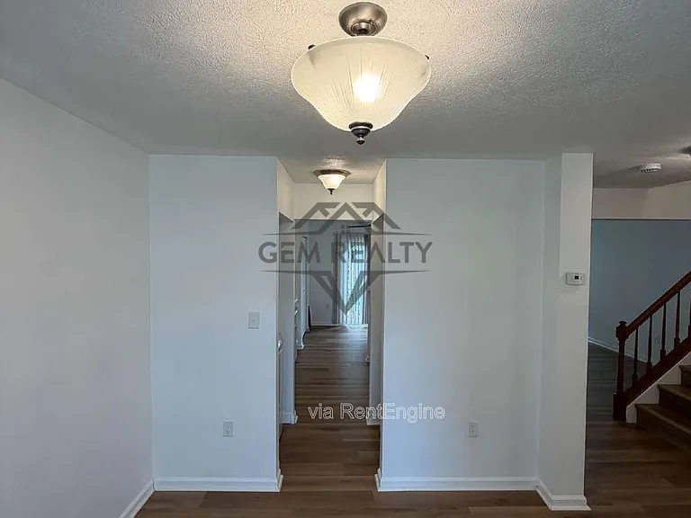 569 Cromwell Ct — Photo 12