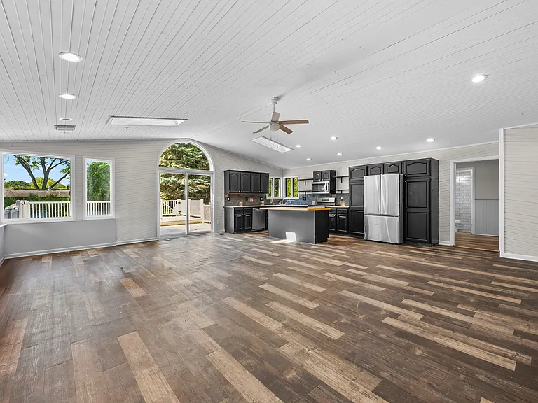 13404 Sequoia Ln N — Photo 39