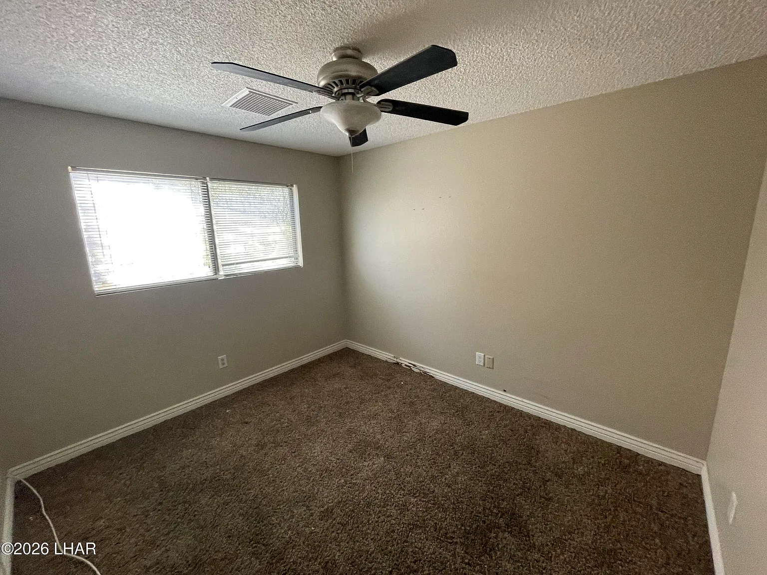 3 bed, 2.0 bath, 2164 sqft, $1,725 — Photo 4
