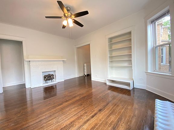 3rd image of 915 W Cornelia Ave #3A