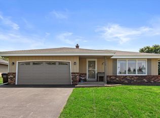 1110 Eastern Trl, Mukwonago, WI 53149