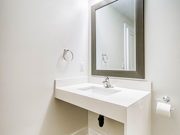 5th image of 1614 Ridge Rd E #102