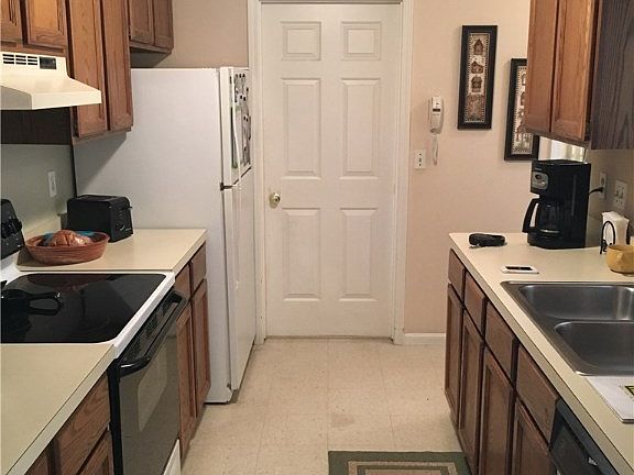 5th image of 2201 Pine Tree Ln #26