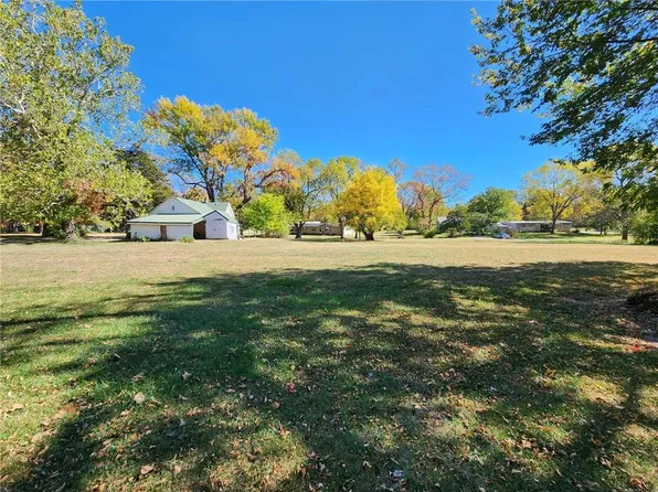 222 W Oak St, Prescott, KS 66767