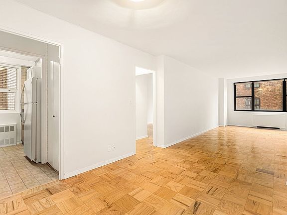 4th image of 7 E 14th St APT 1519