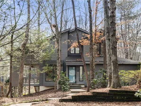 3004 Lookout Ct, Winston Salem, NC 27106