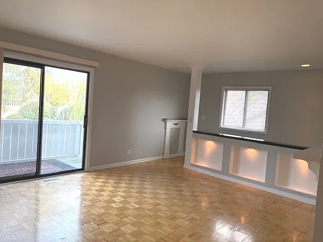 2S717 Winchester Cir E #4 — Photo 3