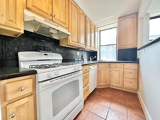 Rented by Compass | media 9