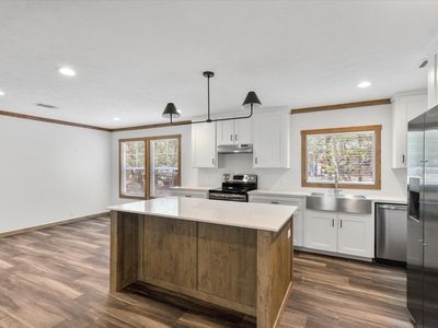 512 S Sky Ct, Granbury, TX, 76049
