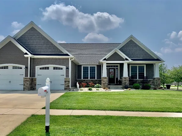 1685 Hunters Pointe Ct, Mount Zion, IL 62549