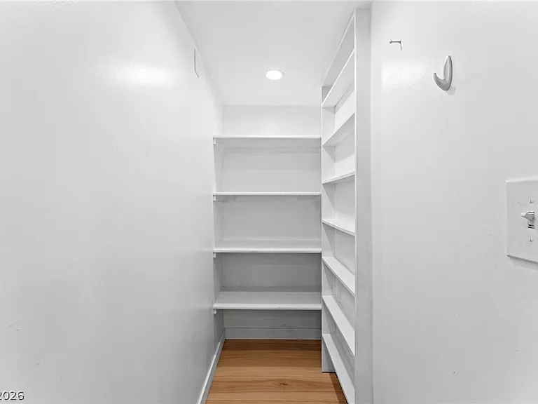 605 L Ave — Photo 20